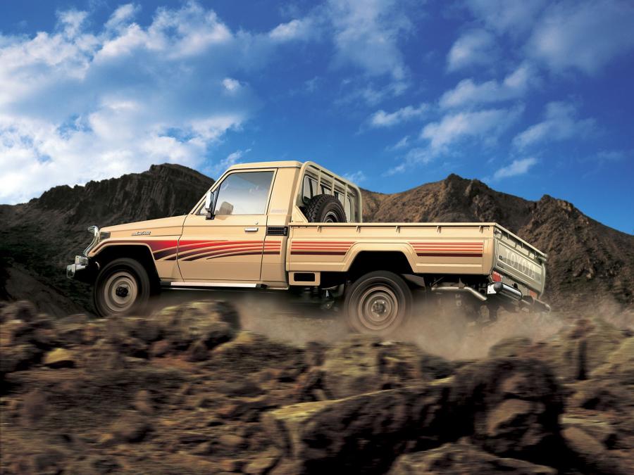  Toyota Land Cruiser 70 Pickup 1999 года  (фото 4 из 10)